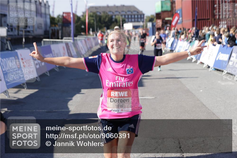 03.10.2025 - Köhlbrandbrückenlauf Jannik Wohlers http://msf.ph/oto/9060391 03.10.2025 13:12:48 Ziel 4048, 4391, 4392, 4527, 4671, 4855, 4965, 4975, 5874, 5916, 6497, 6588, 6791 meine-sportfotos.de