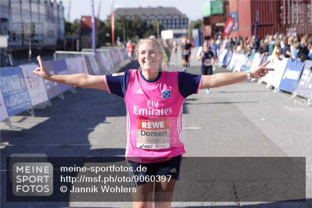 03.10.2025 - Köhlbrandbrückenlauf Jannik Wohlers http://msf.ph/oto/9060397 03.10.2025 13:12:48 Ziel 4048, 4391, 4392, 4527, 4671, 4855, 4965, 4975, 5874, 5916, 6497, 6588, 6791 meine-sportfotos.de