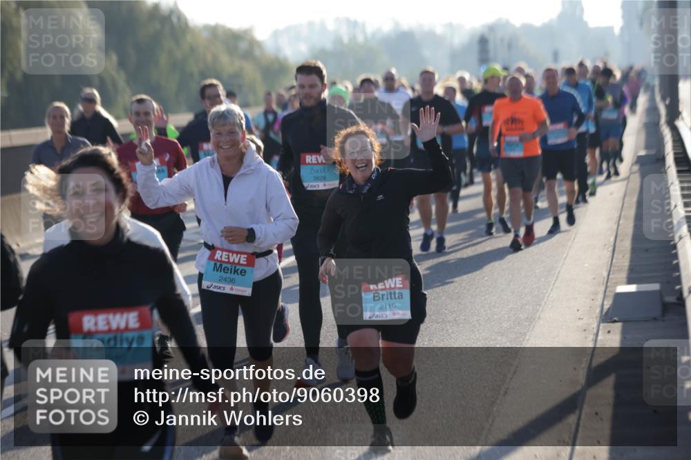 03.10.2025 - Köhlbrandbrückenlauf Jannik Wohlers http://msf.ph/oto/9060398 03.10.2025 09:22:38 Position 3 1940, 3826, 2436, 2116 meine-sportfotos.de