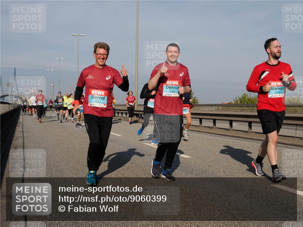 03.10.2025 - Köhlbrandbrückenlauf Fabian Wolf http://msf.ph/oto/9060399 03.10.2025 10:05:13 Position 3 3003, 3004, 2049 meine-sportfotos.de