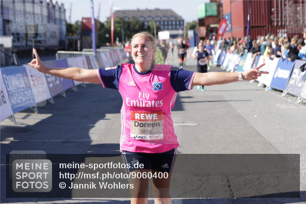 03.10.2025 - Köhlbrandbrückenlauf Jannik Wohlers http://msf.ph/oto/9060400 03.10.2025 13:12:48 Ziel 4048, 4391, 4392, 4527, 4671, 4855, 4965, 4975, 5874, 5916, 6497, 6588, 6791 meine-sportfotos.de