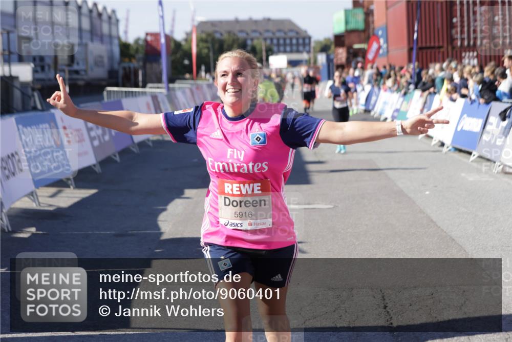 03.10.2025 - Köhlbrandbrückenlauf Jannik Wohlers http://msf.ph/oto/9060401 03.10.2025 13:12:48 Ziel 4048, 4391, 4392, 4527, 4671, 4855, 4965, 4975, 5874, 5916, 6497, 6588, 6791 meine-sportfotos.de