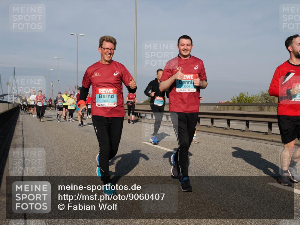 03.10.2025 - Köhlbrandbrückenlauf Fabian Wolf http://msf.ph/oto/9060407 03.10.2025 10:05:13 Position 3 3003, 3004 meine-sportfotos.de