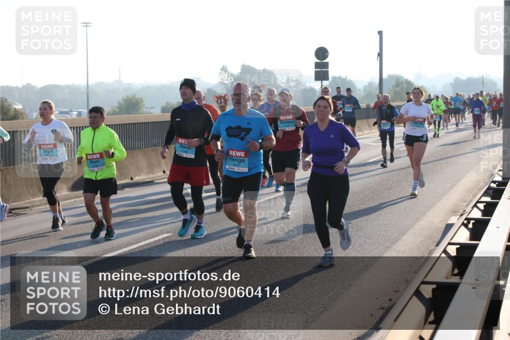 03.10.2025 - Köhlbrandbrückenlauf Lena Gebhardt http://msf.ph/oto/9060414 03.10.2025 09:19:16 Position 1  meine-sportfotos.de