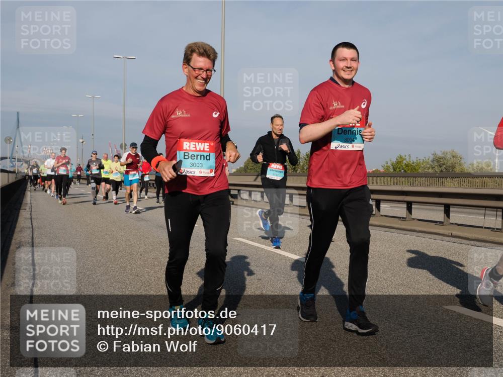03.10.2025 - Köhlbrandbrückenlauf Fabian Wolf http://msf.ph/oto/9060417 03.10.2025 10:05:13 Position 3 3003, 3004 meine-sportfotos.de