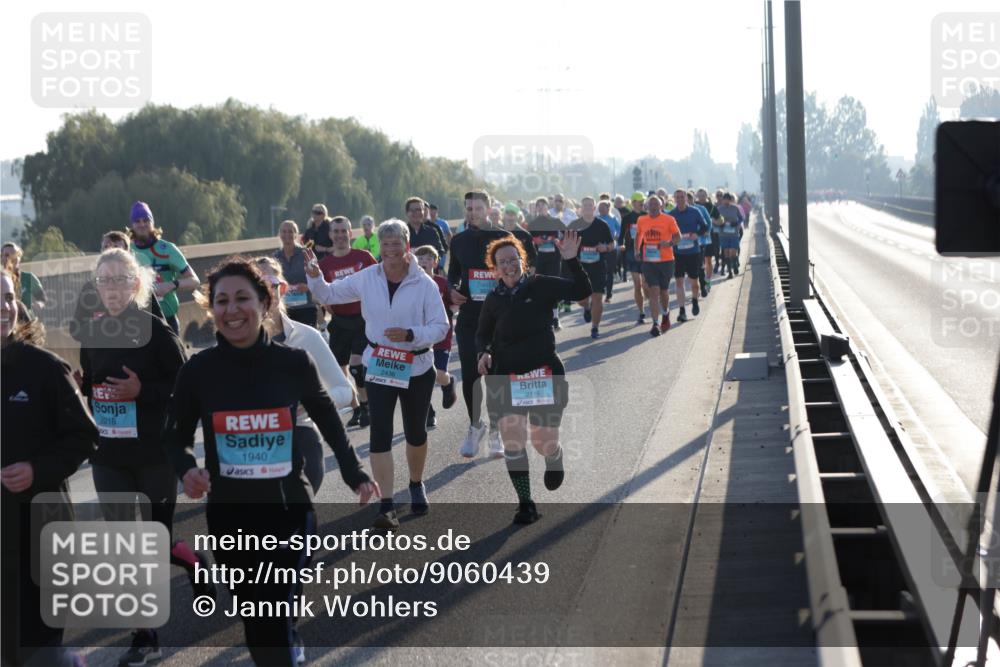 03.10.2025 - Köhlbrandbrückenlauf Jannik Wohlers http://msf.ph/oto/9060439 03.10.2025 09:22:39 Position 3 2218, 1940, 2436, 2116 meine-sportfotos.de
