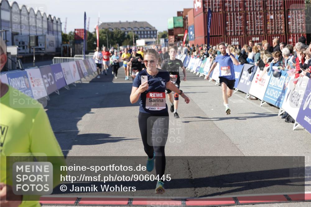 03.10.2025 - Köhlbrandbrückenlauf Jannik Wohlers http://msf.ph/oto/9060445 03.10.2025 13:12:53 Ziel 4391, 4392, 4446, 4487, 4527, 4671, 4855, 4965, 4975, 5673, 5674, 5916, 6497, 6530, 6791 meine-sportfotos.de