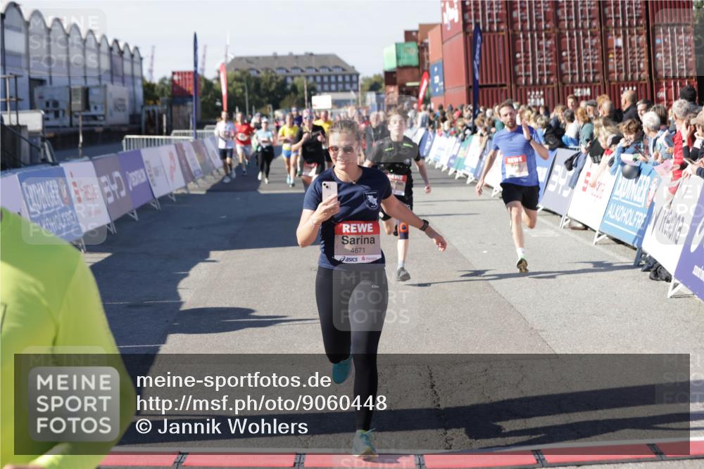 03.10.2025 - Köhlbrandbrückenlauf Jannik Wohlers http://msf.ph/oto/9060448 03.10.2025 13:12:53 Ziel 4391, 4392, 4446, 4487, 4527, 4671, 4855, 4965, 4975, 5673, 5674, 5916, 6497, 6530, 6791 meine-sportfotos.de