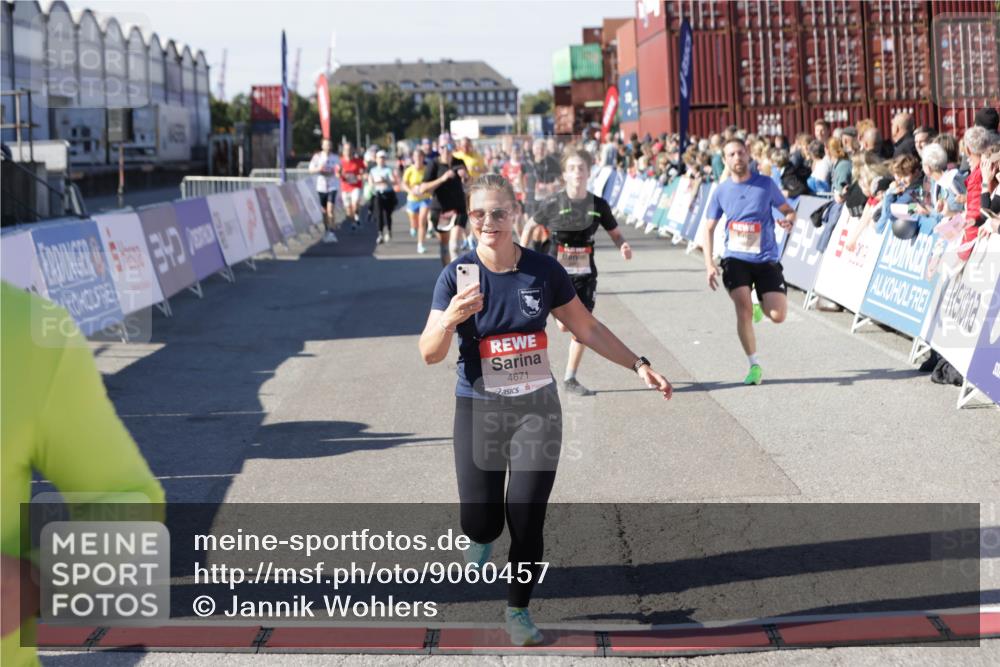 03.10.2025 - Köhlbrandbrückenlauf Jannik Wohlers http://msf.ph/oto/9060457 03.10.2025 13:12:53 Ziel 4391, 4392, 4446, 4487, 4527, 4671, 4855, 4965, 4975, 5673, 5674, 5916, 6497, 6530, 6791 meine-sportfotos.de