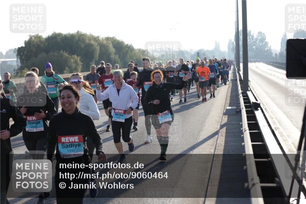 03.10.2025 - Köhlbrandbrückenlauf Jannik Wohlers http://msf.ph/oto/9060464 03.10.2025 09:22:39 Position 3 2218, 1940, 2436, 2116 meine-sportfotos.de