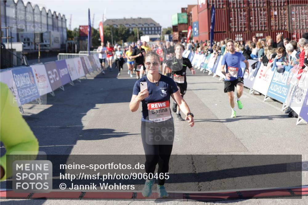 03.10.2025 - Köhlbrandbrückenlauf Jannik Wohlers http://msf.ph/oto/9060465 03.10.2025 13:12:53 Ziel 4391, 4392, 4446, 4487, 4527, 4671, 4855, 4965, 4975, 5673, 5674, 5916, 6497, 6530, 6791 meine-sportfotos.de