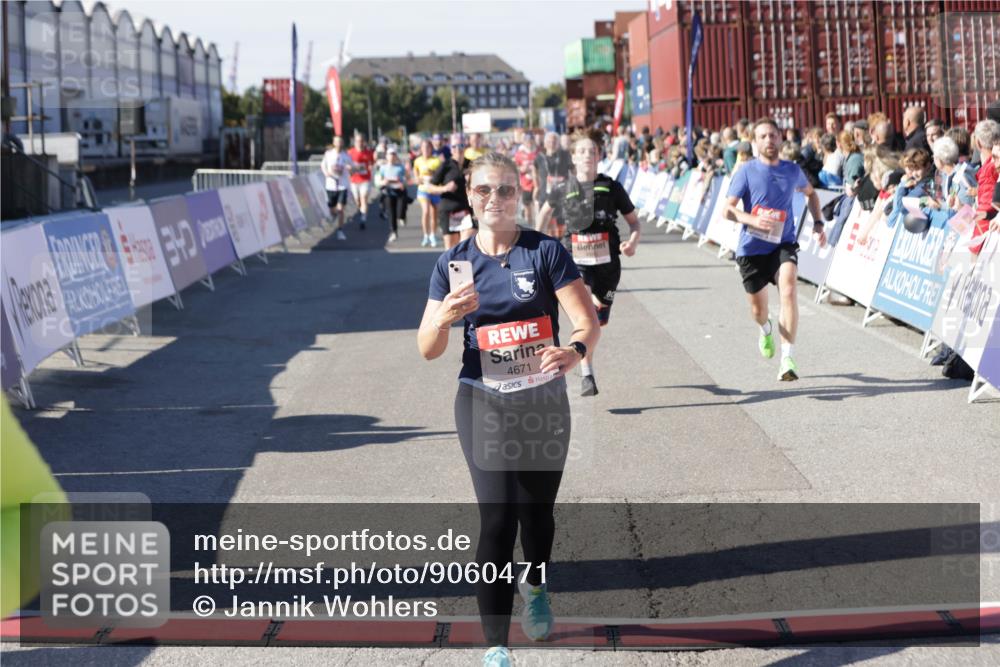 03.10.2025 - Köhlbrandbrückenlauf Jannik Wohlers http://msf.ph/oto/9060471 03.10.2025 13:12:53 Ziel 4391, 4392, 4446, 4487, 4527, 4671, 4855, 4965, 4975, 5673, 5674, 5916, 6497, 6530, 6791 meine-sportfotos.de