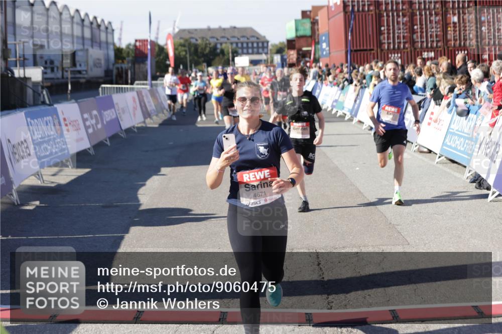 03.10.2025 - Köhlbrandbrückenlauf Jannik Wohlers http://msf.ph/oto/9060475 03.10.2025 13:12:53 Ziel 4391, 4392, 4446, 4487, 4527, 4671, 4855, 4965, 4975, 5673, 5674, 5916, 6497, 6530, 6791 meine-sportfotos.de