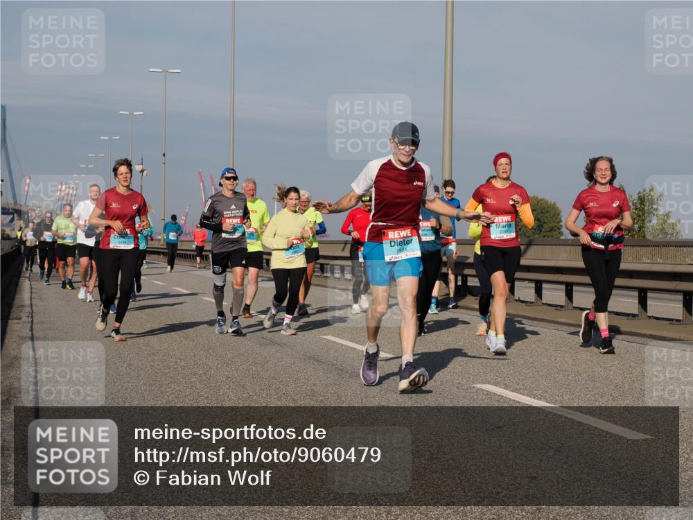 03.10.2025 - Köhlbrandbrückenlauf Fabian Wolf http://msf.ph/oto/9060479 03.10.2025 10:05:16 Position 3 2439, 1984, 2169 meine-sportfotos.de