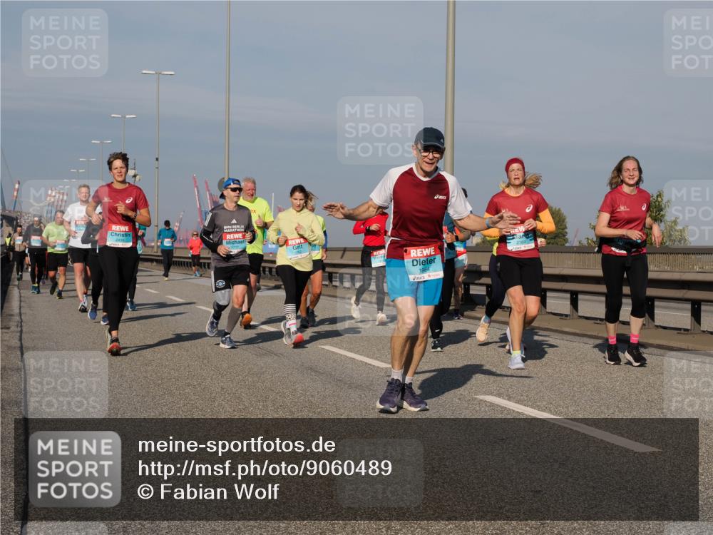 03.10.2025 - Köhlbrandbrückenlauf Fabian Wolf http://msf.ph/oto/9060489 03.10.2025 10:05:16 Position 3 2439, 1984, 2169 meine-sportfotos.de