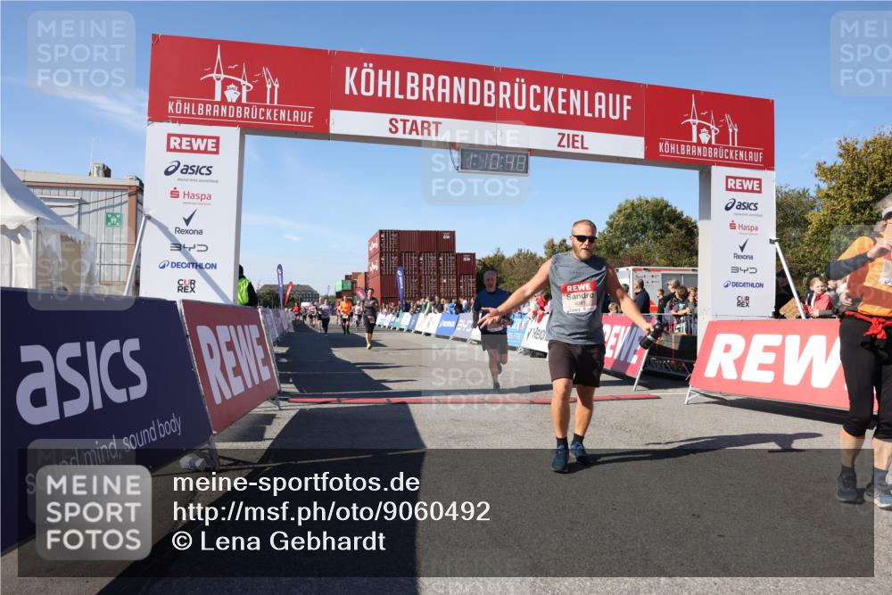 03.10.2025 - Köhlbrandbrückenlauf Lena Gebhardt http://msf.ph/oto/9060492 03.10.2025 13:10:48 Ziel 4081, 4352, 4401, 4412, 4488, 4514, 5410, 5753, 5791, 6269, 6273, 6274 meine-sportfotos.de