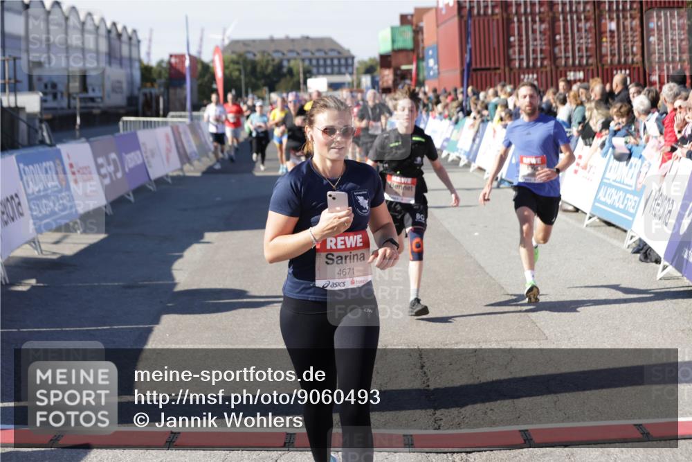 03.10.2025 - Köhlbrandbrückenlauf Jannik Wohlers http://msf.ph/oto/9060493 03.10.2025 13:12:54 Ziel 4446, 4487, 4527, 4559, 4628, 4671, 4855, 4965, 4975, 5381, 5673, 5674, 5916, 6497, 6530, 6791 meine-sportfotos.de