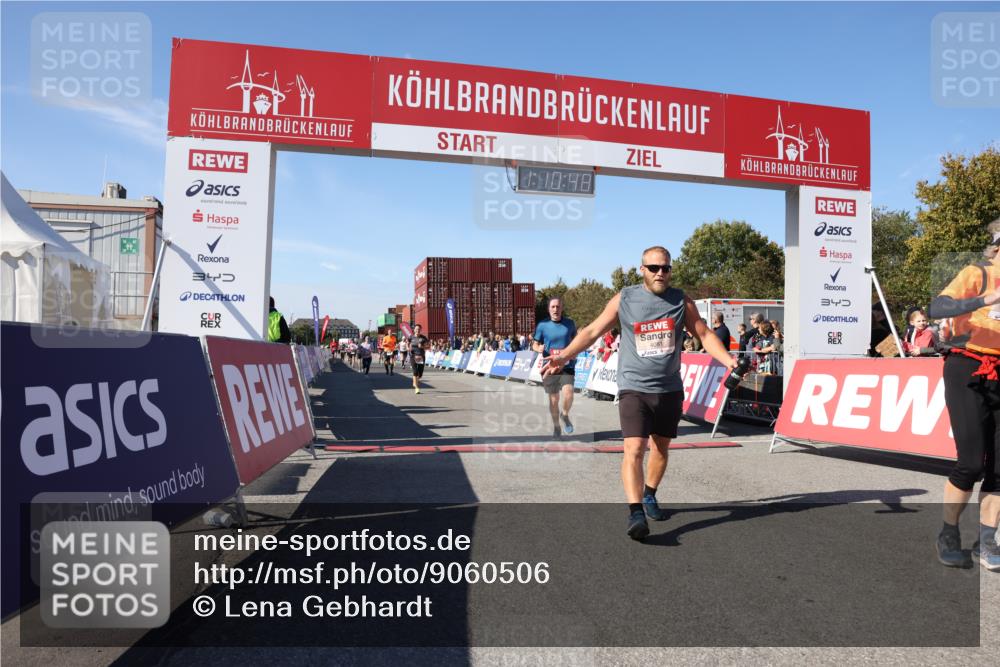 03.10.2025 - Köhlbrandbrückenlauf Lena Gebhardt http://msf.ph/oto/9060506 03.10.2025 13:10:48 Ziel 4081, 4352, 4401, 4412, 4488, 4514, 5410, 5753, 5791, 6269, 6273, 6274 meine-sportfotos.de