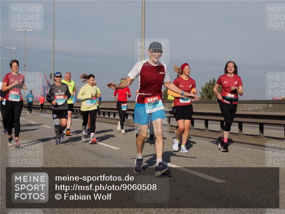 03.10.2025 - Köhlbrandbrückenlauf Fabian Wolf http://msf.ph/oto/9060508 03.10.2025 10:05:16 Position 3 1717, 1984 meine-sportfotos.de