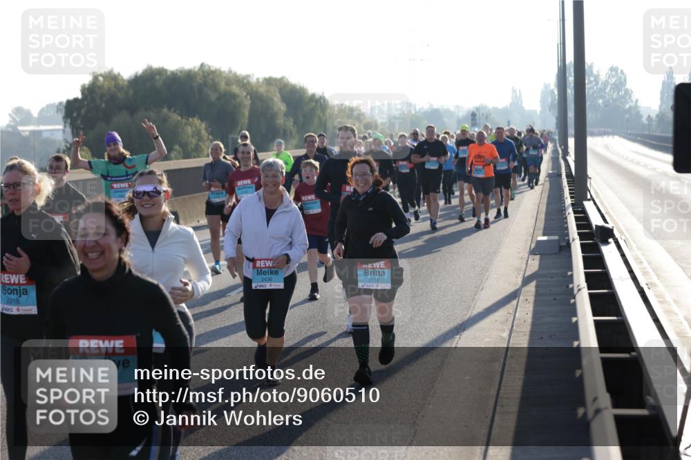 03.10.2025 - Köhlbrandbrückenlauf Jannik Wohlers http://msf.ph/oto/9060510 03.10.2025 09:22:40 Position 3 2218, 1940, 2436, 2116 meine-sportfotos.de