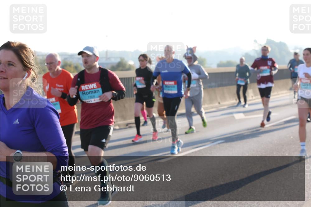 03.10.2025 - Köhlbrandbrückenlauf Lena Gebhardt http://msf.ph/oto/9060513 03.10.2025 09:19:19 Position 1 5109, 1808 meine-sportfotos.de