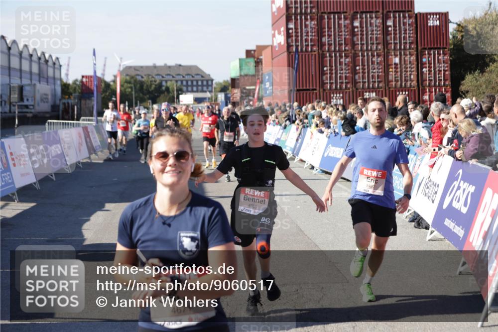 03.10.2025 - Köhlbrandbrückenlauf Jannik Wohlers http://msf.ph/oto/9060517 03.10.2025 13:12:54 Ziel 4446, 4487, 4527, 4559, 4628, 4671, 4855, 4965, 4975, 5381, 5673, 5674, 5916, 6497, 6530, 6791 meine-sportfotos.de