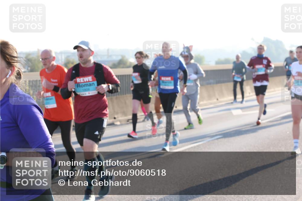 03.10.2025 - Köhlbrandbrückenlauf Lena Gebhardt http://msf.ph/oto/9060518 03.10.2025 09:19:19 Position 1 1808 meine-sportfotos.de