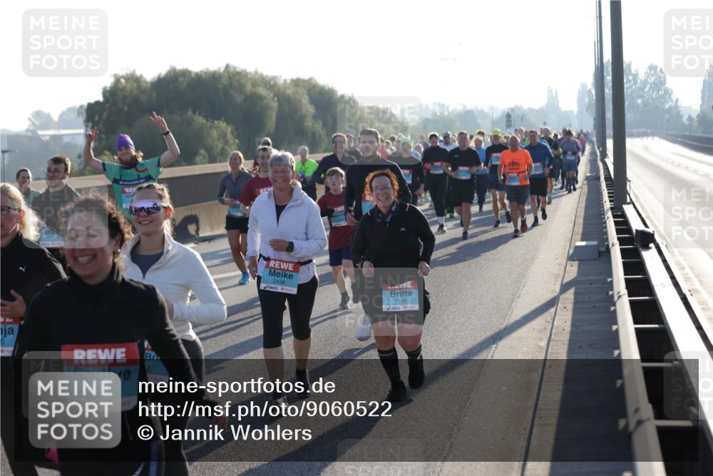 03.10.2025 - Köhlbrandbrückenlauf Jannik Wohlers http://msf.ph/oto/9060522 03.10.2025 09:22:40 Position 3 8, 1940, 2436, 2116 meine-sportfotos.de