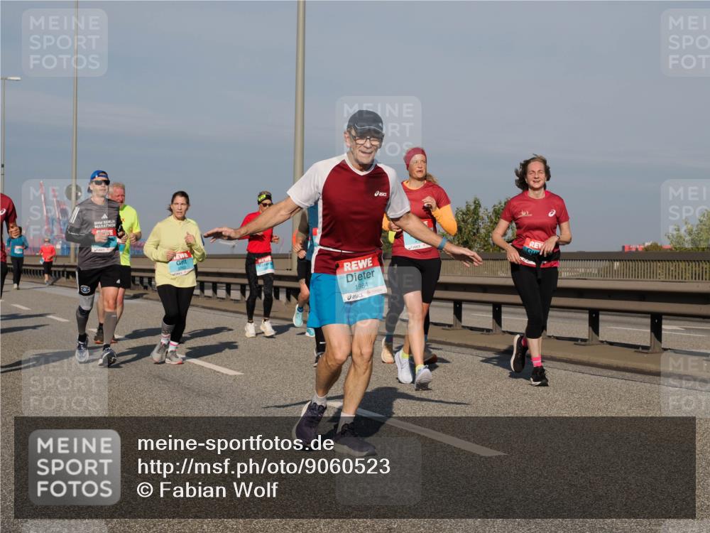 03.10.2025 - Köhlbrandbrückenlauf Fabian Wolf http://msf.ph/oto/9060523 03.10.2025 10:05:17 Position 3 1984 meine-sportfotos.de