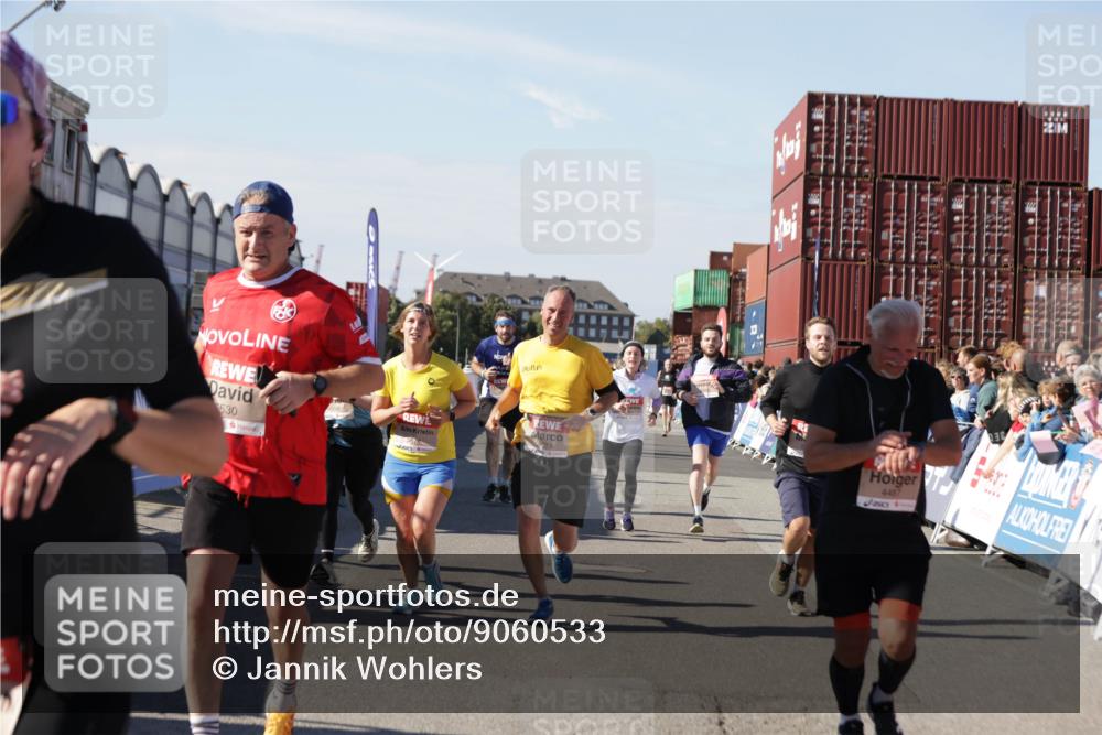 03.10.2025 - Köhlbrandbrückenlauf Jannik Wohlers http://msf.ph/oto/9060533 03.10.2025 13:12:59 Ziel 4446, 4487, 4528, 4559, 4628, 4671, 4748, 4965, 5051, 5381, 5673, 5674, 6303, 6496, 6497, 6530, 6791 meine-sportfotos.de