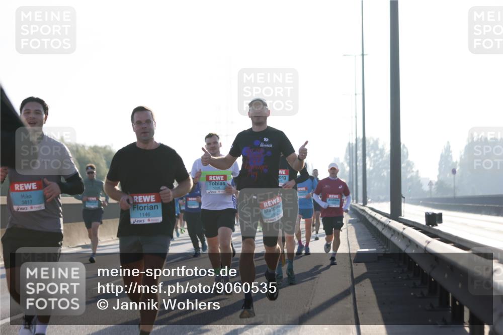 03.10.2025 - Köhlbrandbrückenlauf Jannik Wohlers http://msf.ph/oto/9060535 03.10.2025 09:14:49 Position 3 3817, 24, 1146, 1226, 10, 2962 meine-sportfotos.de
