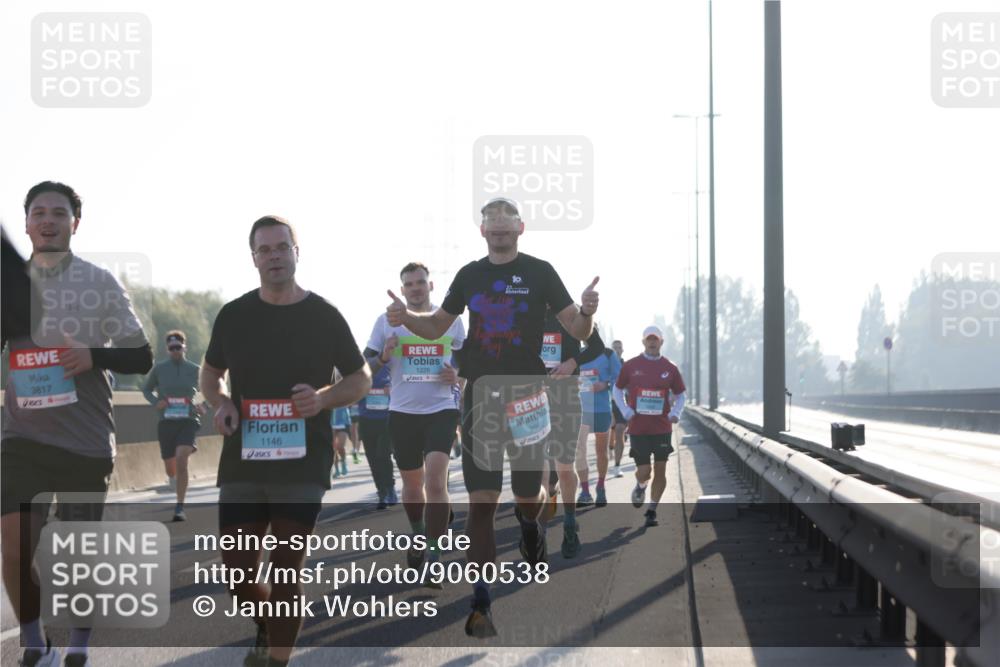 03.10.2025 - Köhlbrandbrückenlauf Jannik Wohlers http://msf.ph/oto/9060538 03.10.2025 09:14:49 Position 3 3817, 1146, 1226, 10, 2962 meine-sportfotos.de