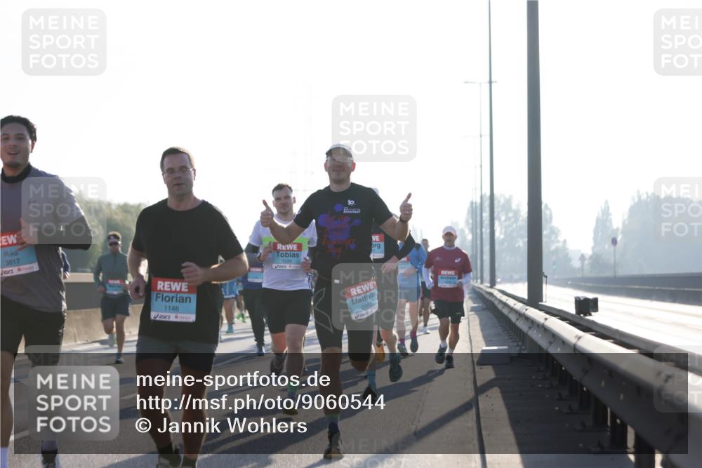 03.10.2025 - Köhlbrandbrückenlauf Jannik Wohlers http://msf.ph/oto/9060544 03.10.2025 09:14:49 Position 3 3817, 1146, 1226, 10, 2962 meine-sportfotos.de