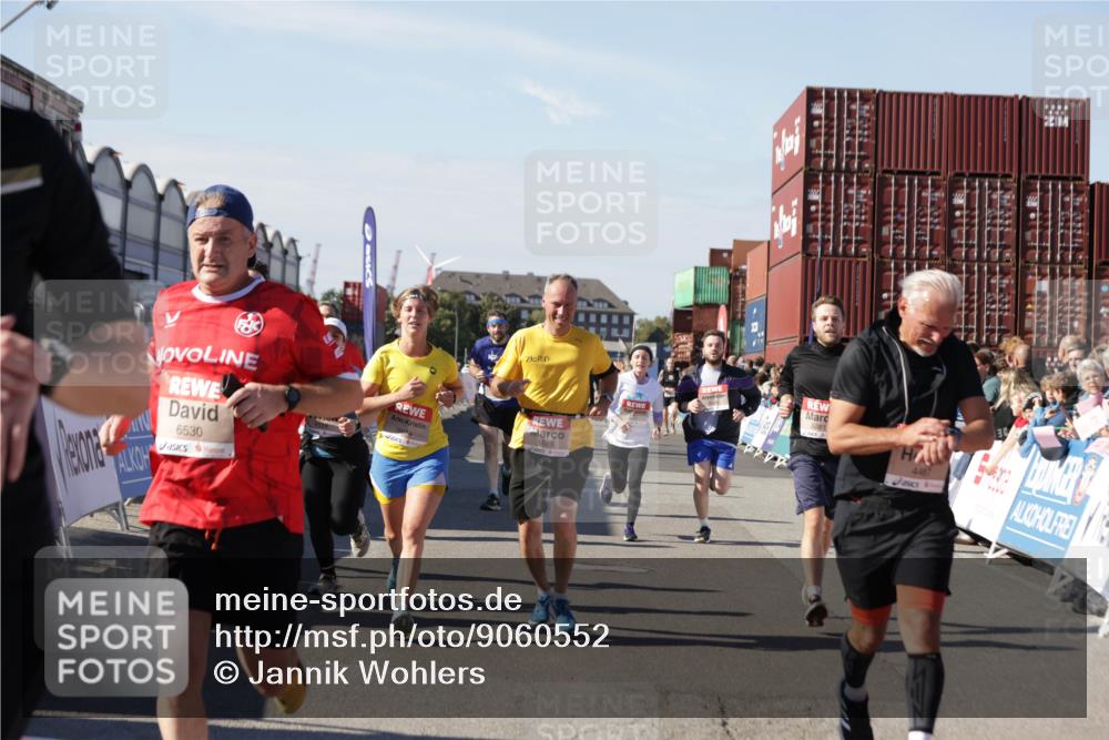 03.10.2025 - Köhlbrandbrückenlauf Jannik Wohlers http://msf.ph/oto/9060552 03.10.2025 13:12:59 Ziel 4446, 4487, 4528, 4559, 4628, 4671, 4748, 4965, 5051, 5381, 5673, 5674, 6303, 6496, 6497, 6530, 6791 meine-sportfotos.de
