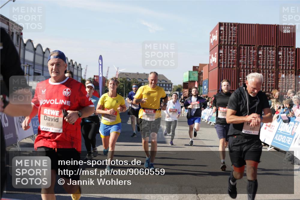 03.10.2025 - Köhlbrandbrückenlauf Jannik Wohlers http://msf.ph/oto/9060559 03.10.2025 13:12:59 Ziel 4446, 4487, 4528, 4559, 4628, 4671, 4748, 4965, 5051, 5381, 5673, 5674, 6303, 6496, 6497, 6530, 6791 meine-sportfotos.de