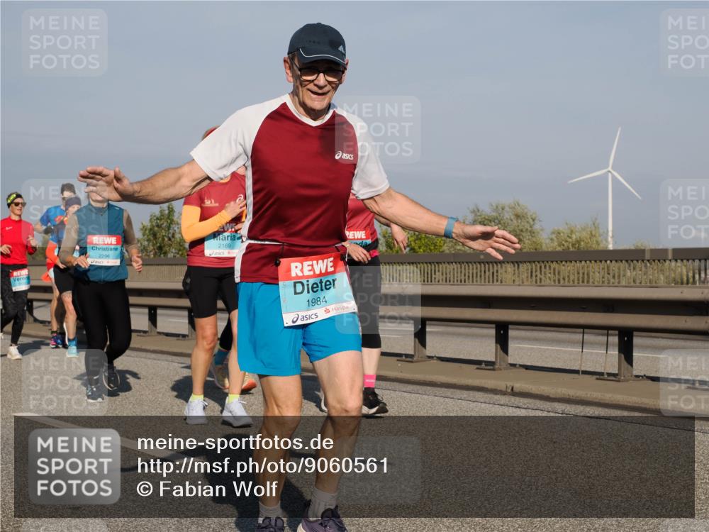 03.10.2025 - Köhlbrandbrückenlauf Fabian Wolf http://msf.ph/oto/9060561 03.10.2025 10:05:18 Position 3 2296, 2169, 1984 meine-sportfotos.de