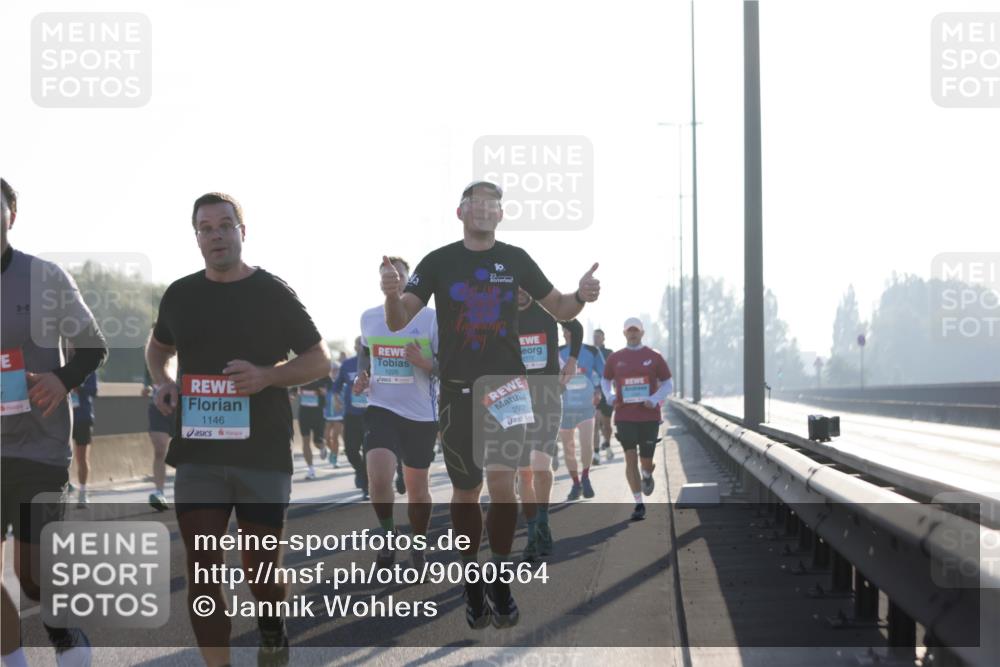 03.10.2025 - Köhlbrandbrückenlauf Jannik Wohlers http://msf.ph/oto/9060564 03.10.2025 09:14:49 Position 3 1146, 1226, 10, 2962, 2777 meine-sportfotos.de