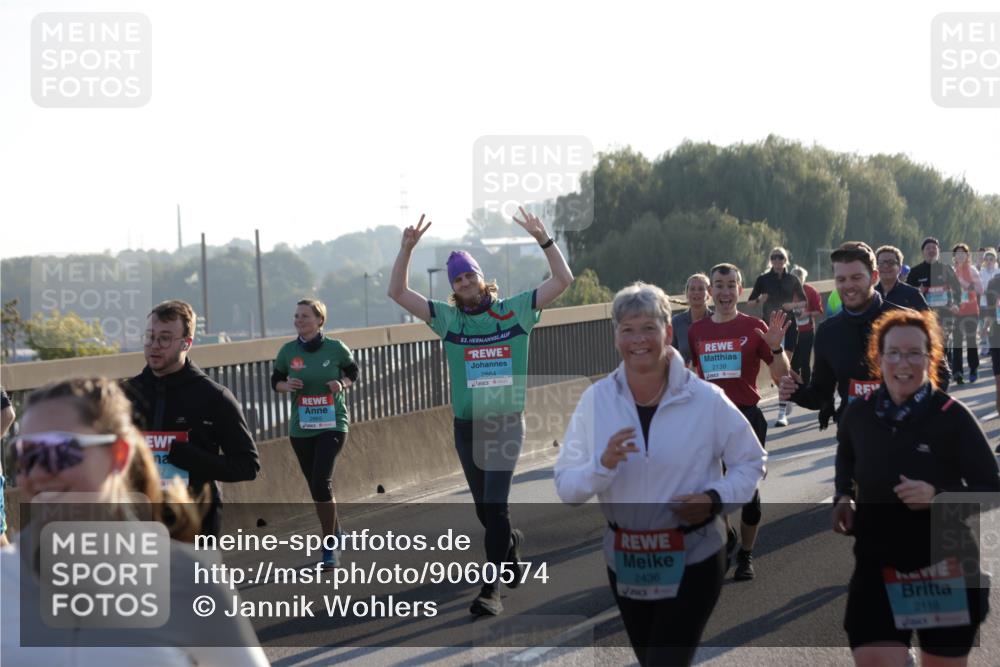 03.10.2025 - Köhlbrandbrückenlauf Jannik Wohlers http://msf.ph/oto/9060574 03.10.2025 09:22:41 Position 3 53, 2864, 2139, 2436, 2116 meine-sportfotos.de
