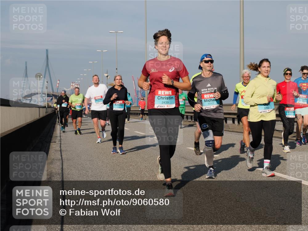 03.10.2025 - Köhlbrandbrückenlauf Fabian Wolf http://msf.ph/oto/9060580 03.10.2025 10:05:19 Position 3 35, 20, 2103, 2439, 1717, 1762, 3597, 1709 meine-sportfotos.de
