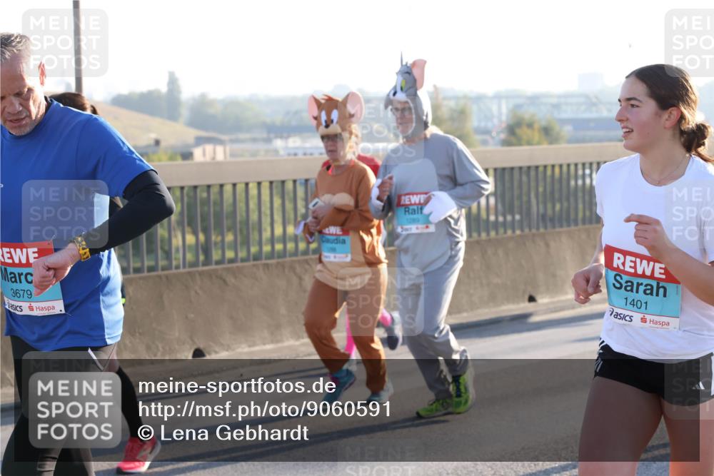 03.10.2025 - Köhlbrandbrückenlauf Lena Gebhardt http://msf.ph/oto/9060591 03.10.2025 09:19:21 Position 1 3679, 1289, 1401 meine-sportfotos.de