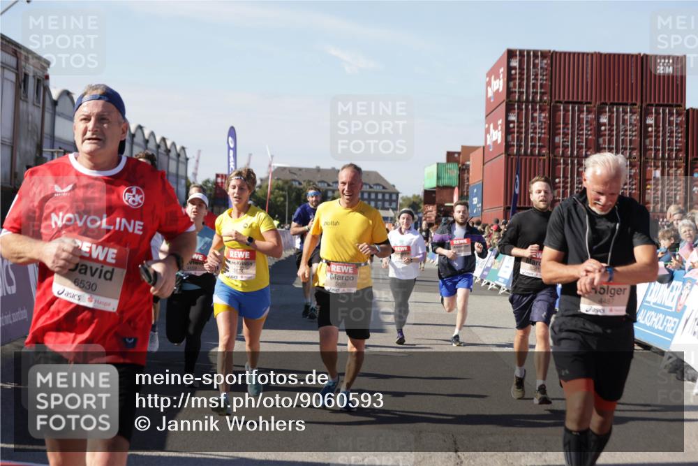 03.10.2025 - Köhlbrandbrückenlauf Jannik Wohlers http://msf.ph/oto/9060593 03.10.2025 13:12:59 Ziel 4446, 4487, 4528, 4559, 4628, 4671, 4748, 4965, 5051, 5381, 5673, 5674, 6303, 6496, 6497, 6530, 6791 meine-sportfotos.de