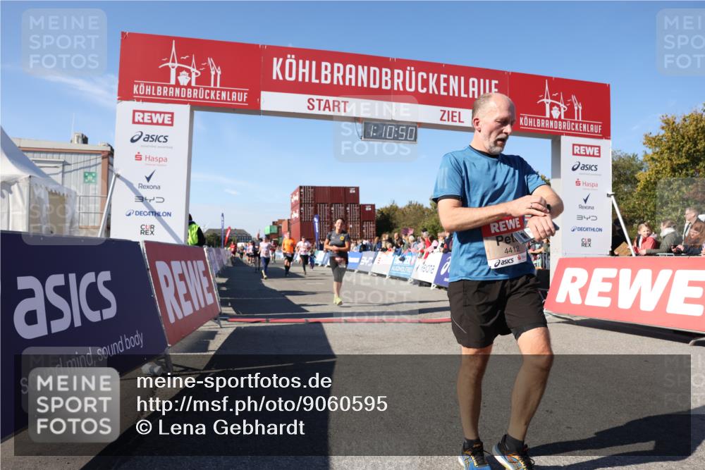 03.10.2025 - Köhlbrandbrückenlauf Lena Gebhardt http://msf.ph/oto/9060595 03.10.2025 13:10:51 Ziel 4081, 4352, 4401, 4412, 4488, 4547, 4689, 4862, 5753, 5791, 6269, 6273, 6274, 6665 meine-sportfotos.de