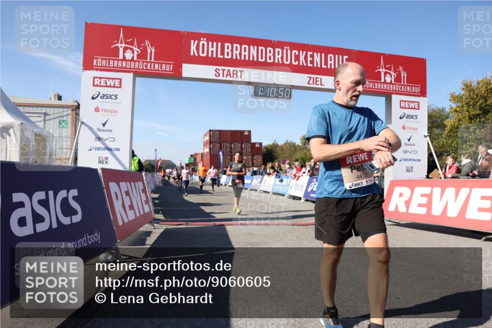 03.10.2025 - Köhlbrandbrückenlauf Lena Gebhardt http://msf.ph/oto/9060605 03.10.2025 13:10:51 Ziel 4081, 4352, 4401, 4412, 4488, 4547, 4689, 4862, 5753, 5791, 6269, 6273, 6274, 6665 meine-sportfotos.de