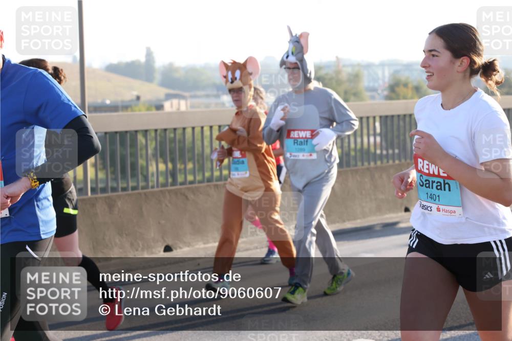 03.10.2025 - Köhlbrandbrückenlauf Lena Gebhardt http://msf.ph/oto/9060607 03.10.2025 09:19:21 Position 1 1289, 1401 meine-sportfotos.de