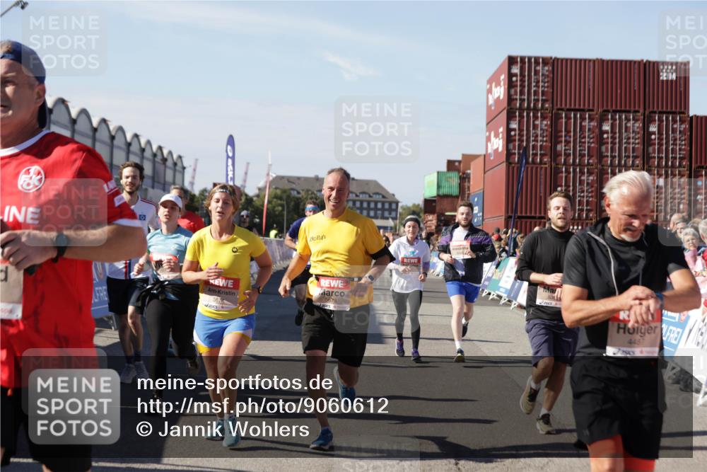 03.10.2025 - Köhlbrandbrückenlauf Jannik Wohlers http://msf.ph/oto/9060612 03.10.2025 13:13:00 Ziel 4446, 4487, 4528, 4559, 4628, 4671, 4748, 4965, 5051, 5381, 5673, 5674, 6303, 6496, 6497, 6530, 6705, 6791 meine-sportfotos.de