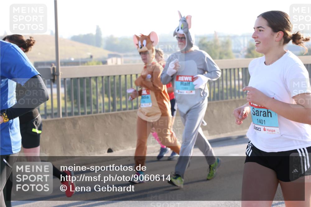 03.10.2025 - Köhlbrandbrückenlauf Lena Gebhardt http://msf.ph/oto/9060614 03.10.2025 09:19:21 Position 1 1289, 1401 meine-sportfotos.de