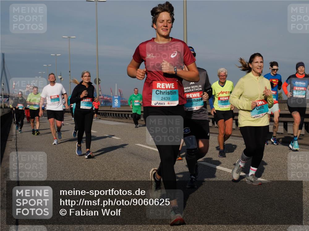 03.10.2025 - Köhlbrandbrückenlauf Fabian Wolf http://msf.ph/oto/9060625 03.10.2025 10:05:19 Position 3 2103, 2439, 1717, 1762, 2970 meine-sportfotos.de