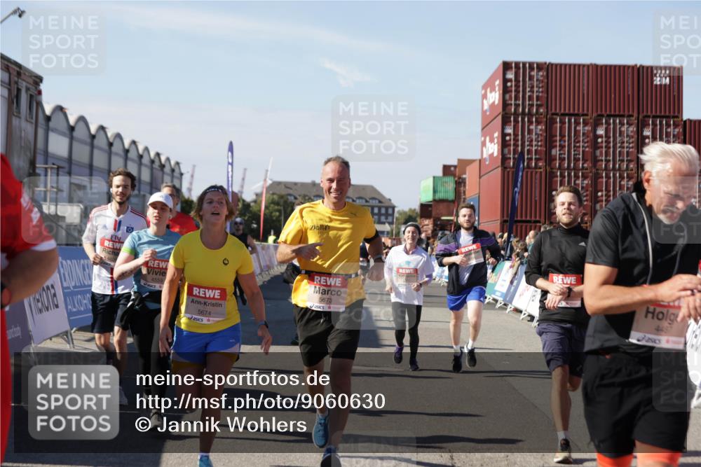 03.10.2025 - Köhlbrandbrückenlauf Jannik Wohlers http://msf.ph/oto/9060630 03.10.2025 13:13:00 Ziel 4446, 4487, 4528, 4559, 4628, 4671, 4748, 4965, 5051, 5381, 5673, 5674, 6303, 6496, 6497, 6530, 6705, 6791 meine-sportfotos.de