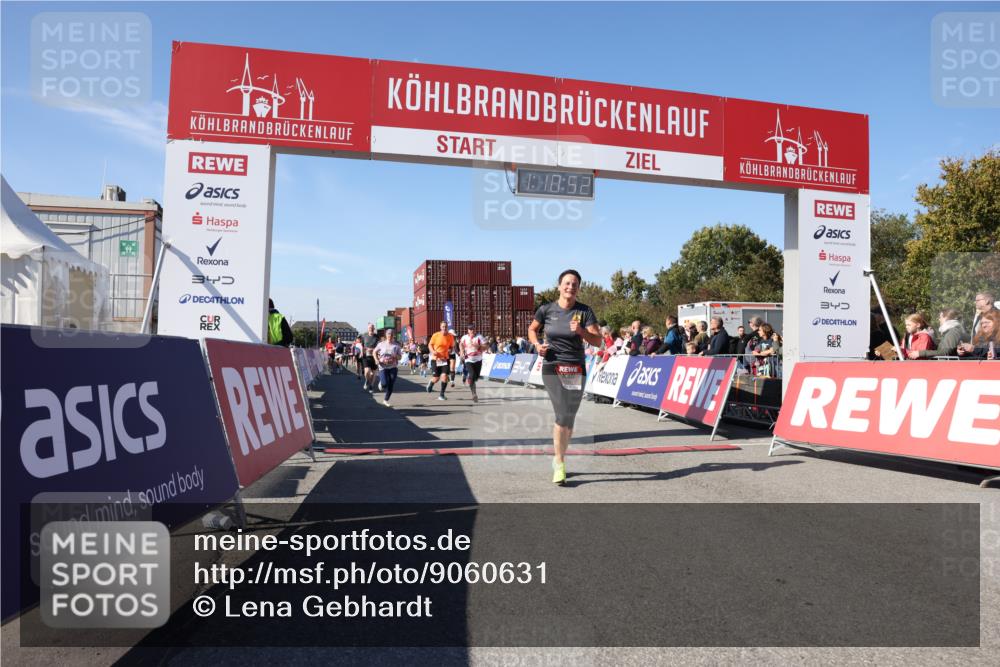 03.10.2025 - Köhlbrandbrückenlauf Lena Gebhardt http://msf.ph/oto/9060631 03.10.2025 13:10:52 Ziel 4081, 4352, 4401, 4412, 4488, 4547, 4689, 4862, 4933, 4998, 5103, 5753, 5791, 5965, 6274, 6665 meine-sportfotos.de