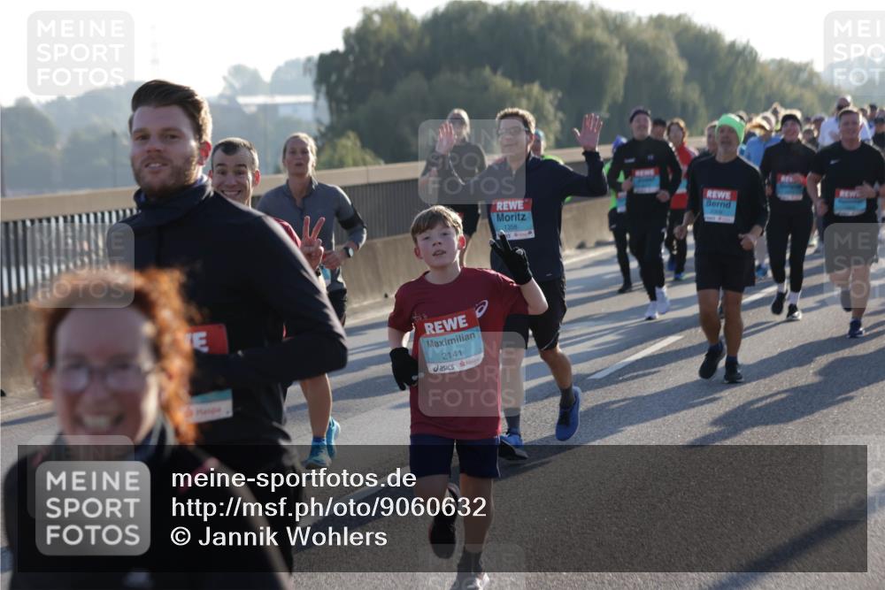 03.10.2025 - Köhlbrandbrückenlauf Jannik Wohlers http://msf.ph/oto/9060632 03.10.2025 09:22:42 Position 3 2141, 1358 meine-sportfotos.de